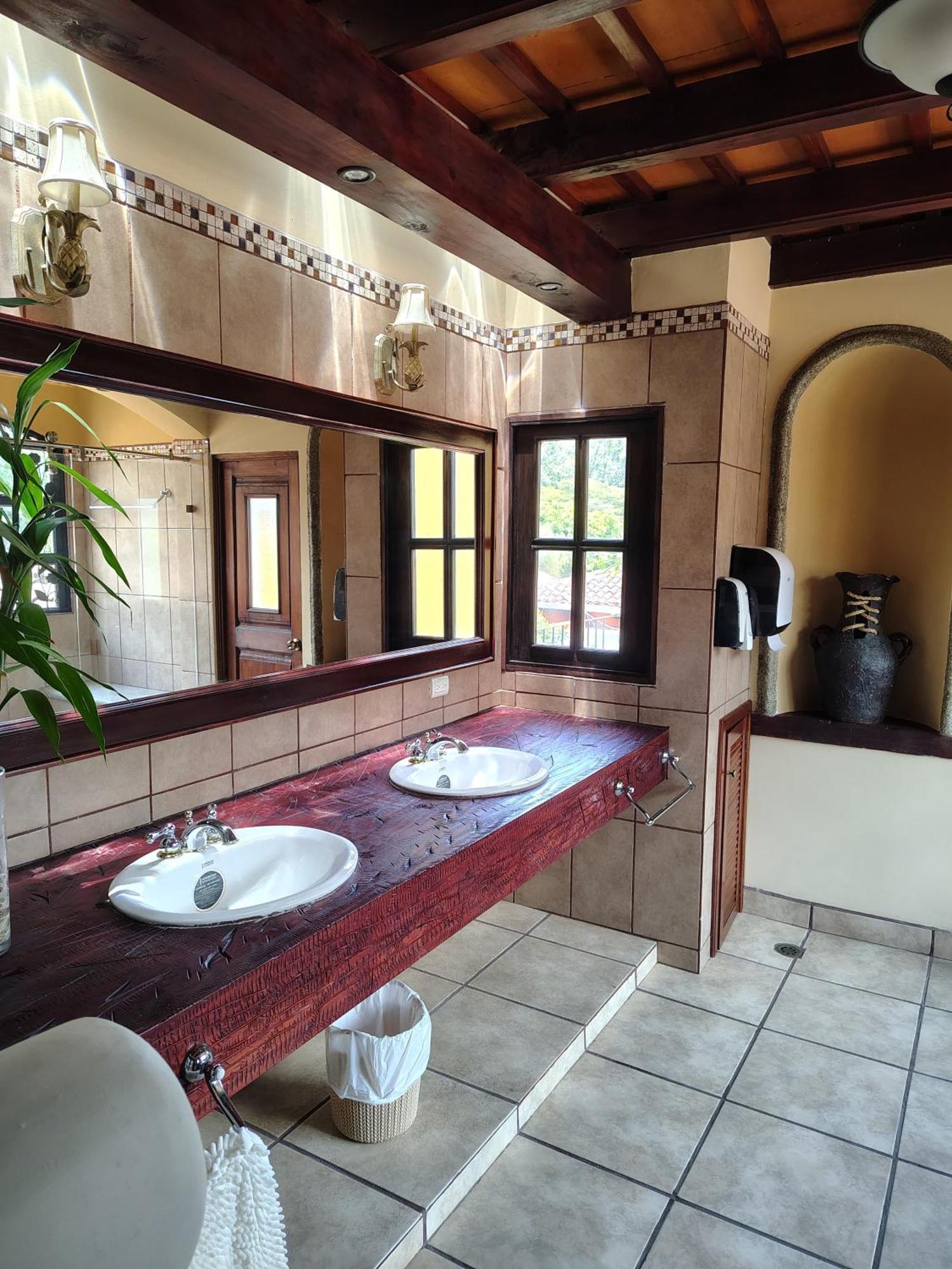 Indian Palace Hotel Boutique Spa & Restaurante Antigua Exterior photo